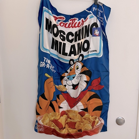 Moschino Tony The Tiger-print scarf year of the tiger Limited Edition - Picture 2 of 10